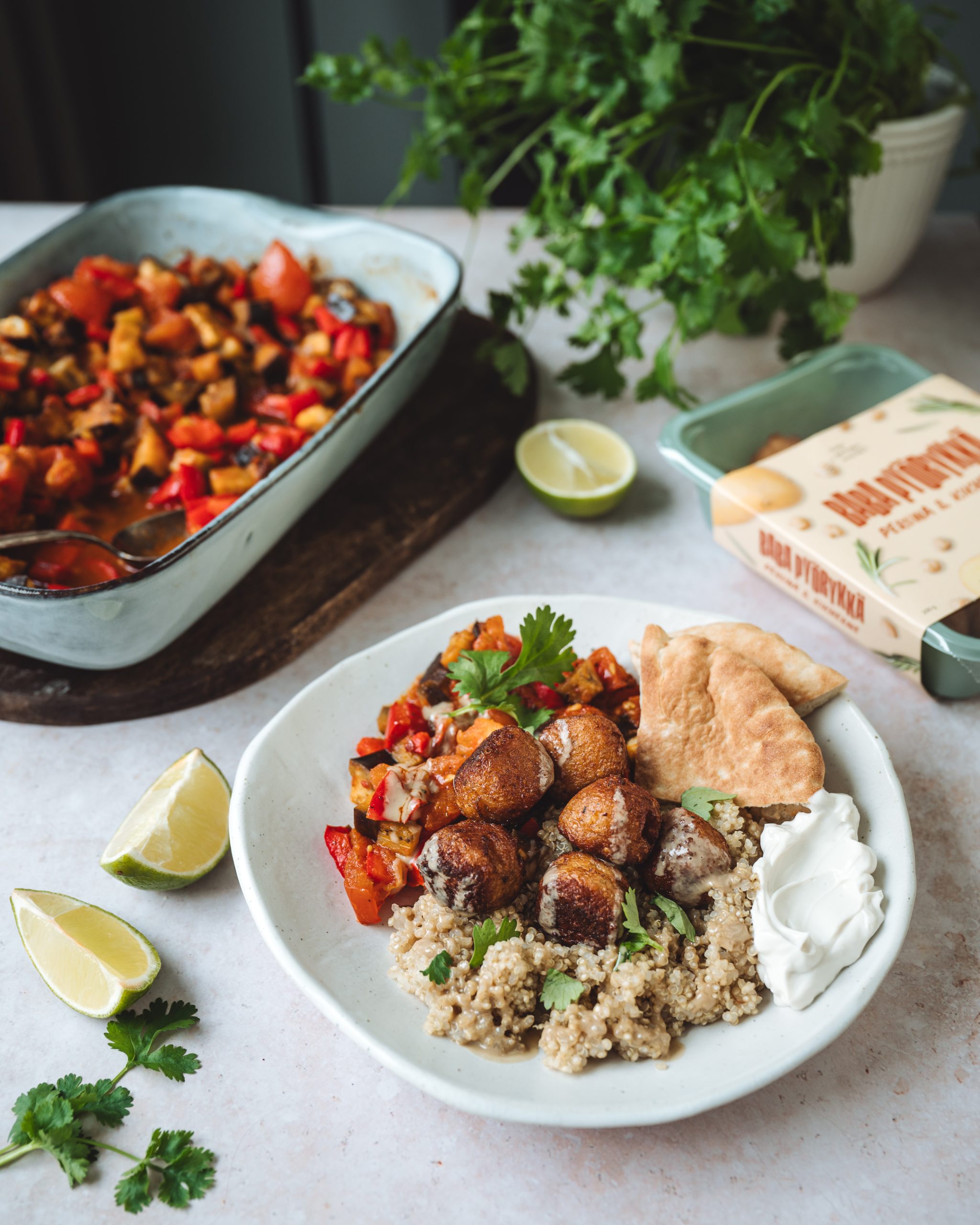 vegan and wild vegaani pita-bowl peruna-kikherne-9392